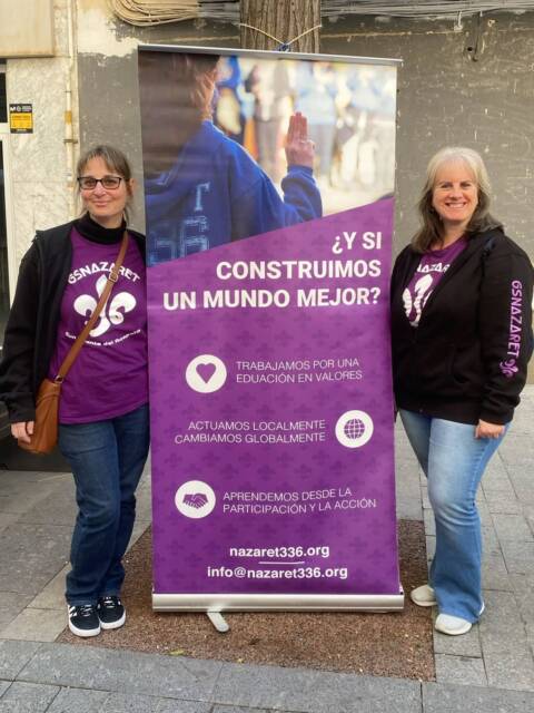 ⚜️Reuniones, salidas y acampadas 29/11/2025⚜️

👥 El comité de grupo y algunos miembros de Clan EvEREST estuvieron en la feria de asociaciones de San Vicente del Raspeig enseñando a nuestros pueblo quienes somos, que hacemos y como trabajamos el escultismo, además de realizar algún extrajob y repartir chocolate.

🦫 La Colonia Bosque Azul el día 29 realizamos unas postales para mandar a un colegio de valencia para darle ánimo y fuerza después de un año de la Dana. Estuvimos escuchando a Malak que nos contó un poco más del cuento de los amigos del bosque y acabamos la tarde jugando. 

🐺 La manada Flor Roja presentó que cacerías quería hacer este año y de entre todas las que se propusieron, este año haremos "ciencia". Hicimos lluvia de ideas de actividades, aprendimos que es el día del voluntariado e hicimos mensajes codificados de agradecimiento para los scouters.

🤝🏻 La Esculta Amazonas tuvo una Acampada de Sección. Donde hicieron una ruta, aprendieron más amarres y nudos.

🛶 Clan EvEREST estuvimos trabajando sobre nuestro mural, dándole los últimos retoques. Después, trabajamos en las próximas actividades en las que vamos a colaborar recogiendo ideas y programando. 
.
.
.
.
#soyscout #ConstruyendoUnMundoMejor #serscoutesunsentimento